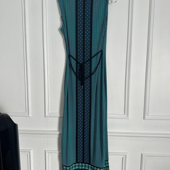 Cute summer or layering dress - Picture 2 of 3